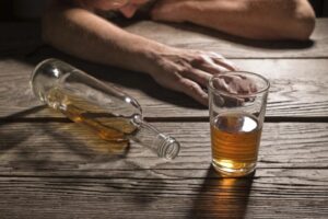 alcoholism909-300x200 6 Relationship Red Flags You shouldn't Ignore