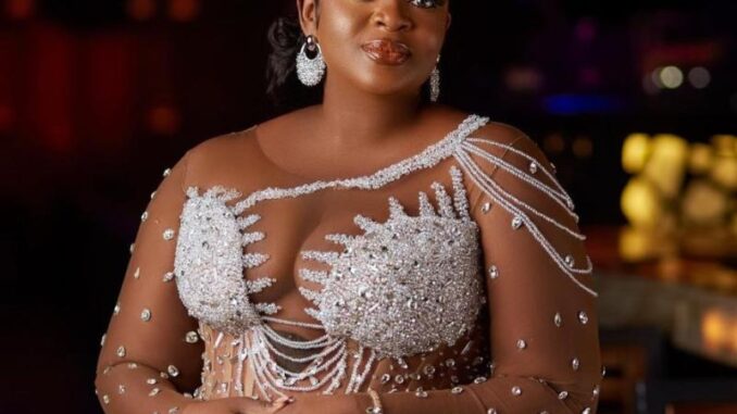 “I face a lot, but I’m not a story teller” – Eniola Badmus shares cryptic post, netizens react